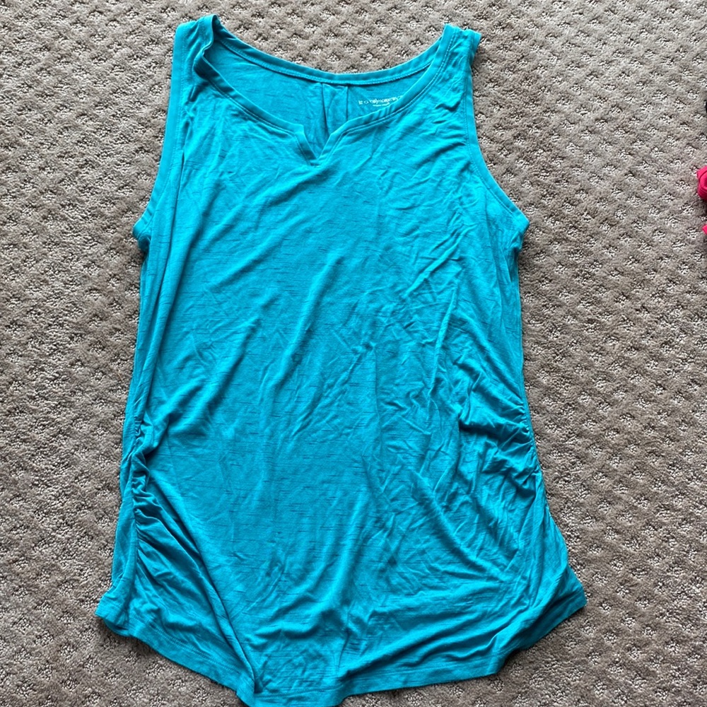 Liz Lange maternity sleeve less blue shirt